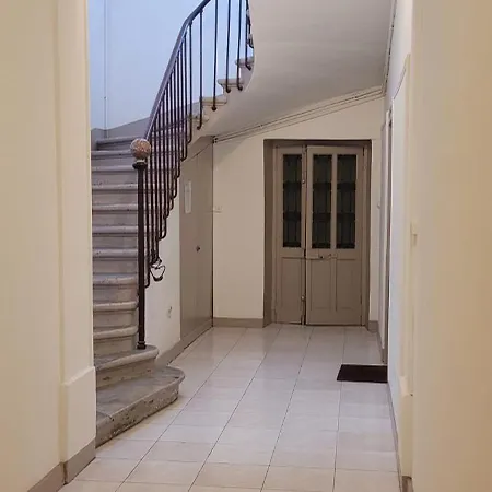 Le Colbert - T2 Centre Appartement Nîmes